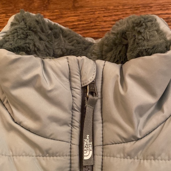 The North Face Girls’ Mossbud Swirl Reversible Jacket -  Jade - Picture 4 of 13